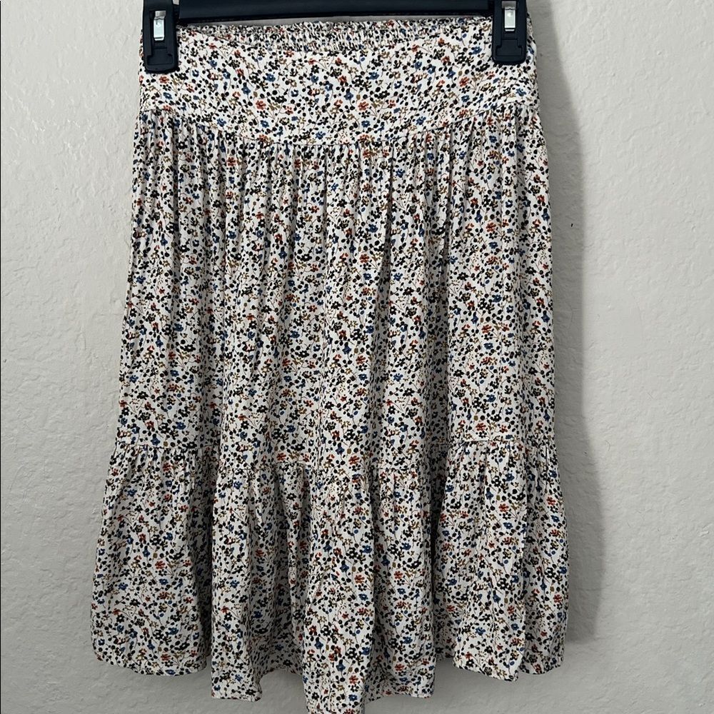 Madewell Tie-Waist Tiered Mini Skirt in White Fieldwalk Floral in Size L
